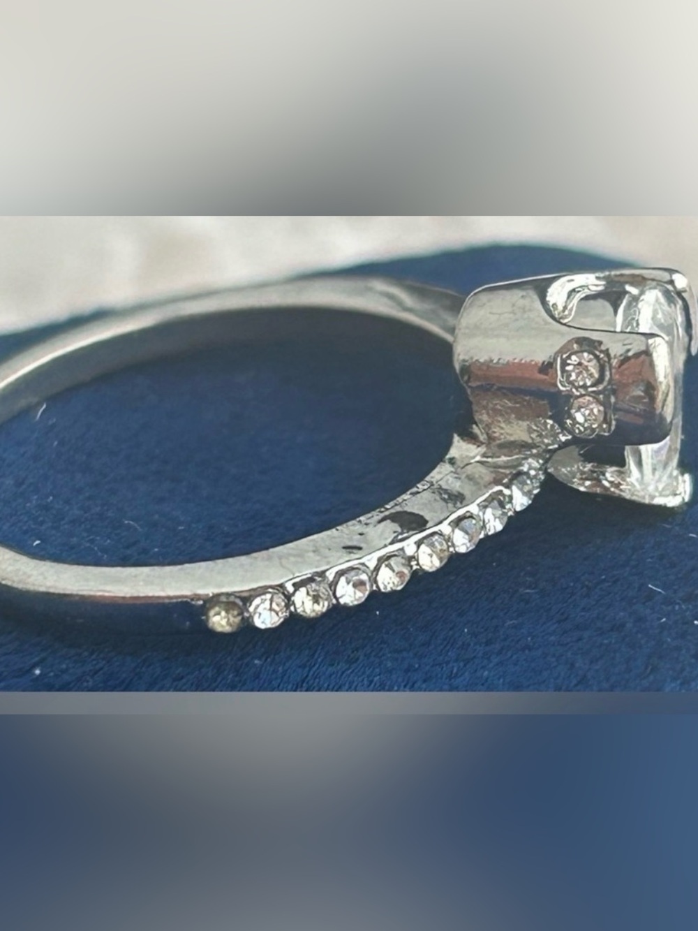 Faux Diamond Pear Cut Teardrop Ring Size 8 Silver Tone Pave Rhinestone Band - Picture 8 of 12